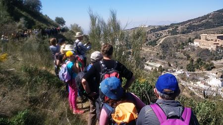 Senderistas de Almuñécar durante la ruta (AYTO. ALMUÑÉCAR) 