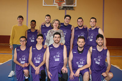 Inmaculada Olea, Alcaldesa de Guadix ha visitado al equipo de baloncesto (AYTO. GUADIX)
