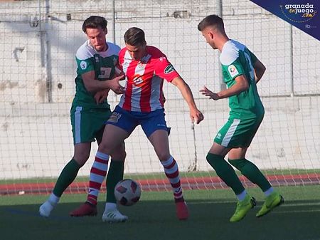 El Atarfe ha cerrado su participación en el Grupo IX con una victoria (VICENTE CARVAJAL / ARCHIVO)
