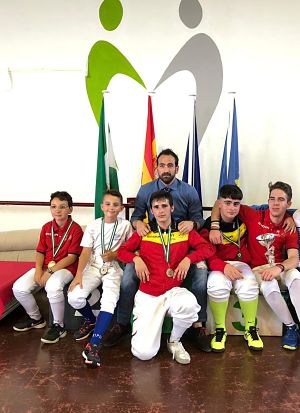 Maestro y deportistas del Esgrima Maracena (ESGRIMA MARACENA) Maestro y deportistas del Esgrima Maracena (ESGRIMA MARACENA)
