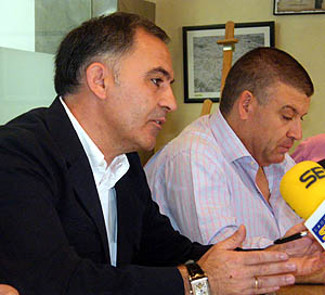 Santiago Pérez, alcalde de Guadix, en rueda de prensa Santiago Pérez, alcalde de Guadix, en rueda de prensa
