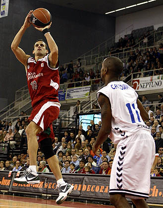 Nico Gianella en una acción en el duelo de la ida (ACBMEDIA)