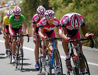 El Andalucia Cajasur trabajó duro para controlar la carrera