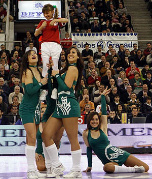 Las miniCheerleaders bailará el domingo en el Palacio Las miniCheerleaders bailará el domingo en el Palacio