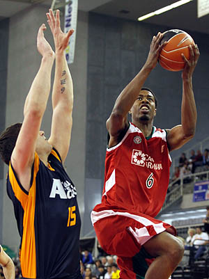 Hunter en una acción ante el Fuenlabrada (ACBMEDIA) Hunter en una acción ante el Fuenlabrada (ACBMEDIA)