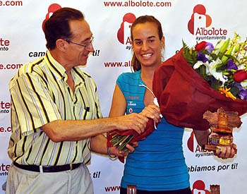 Recepción deportiva municipal de Nicolás Martín a Victoria Padial Recepción deportiva municipal de Nicolás Martín a Victoria Padial