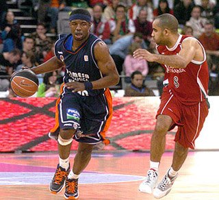 Carlos Cherry ha aceptado la renovación (ACB.COM) Carlos Cherry ha aceptado la renovación (ACB.COM)