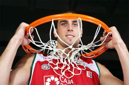 Pablo Aguilar se marcha para hacer las Américas (CBGRANADA) Pablo Aguilar se marcha para hacer las Américas (CBGRANADA)