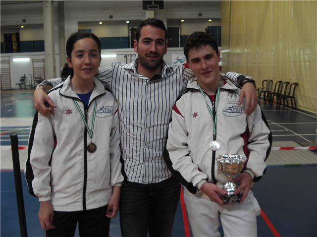Pablo Ambel y Guiomar Pérez con sus respectivas medallas Pablo Ambel y Guiomar Pérez con sus respectivas medallas