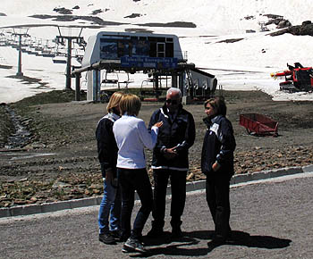 Luciano Alonso durante su visita a Borreguiles (GRJ) Luciano Alonso durante su visita a Borreguiles (GRJ)