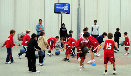 Un momento de la I Concentración de las Escuelas del CB Granada (CBGRANADA.COM)