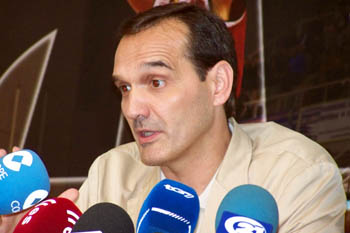 Aranda afirma que la prioridad es la incorporación de un cuatro