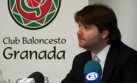 Daniel Lozano, vicepresidente del CB Granada, durante una comparecencia ante los medios