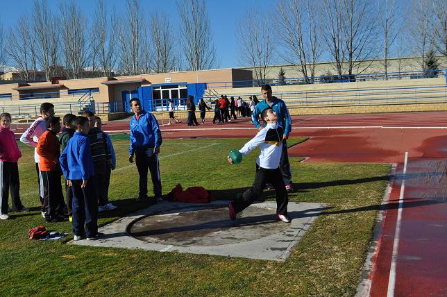 El evento, que se celebrará durante tres viernes, contó con la presencia del concejal e Deportes