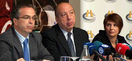 Javier López y García de la Serrana, Ramiro Pérez y Amelia Medina durante la rueda de prensa