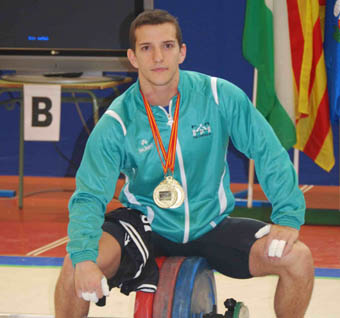 Isaac Morillas, del Club Halterofilia Lance Nuevo (GRJ)