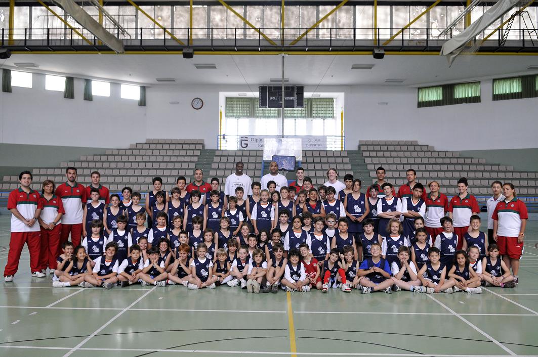Foto de familia de los asistentes al Campus