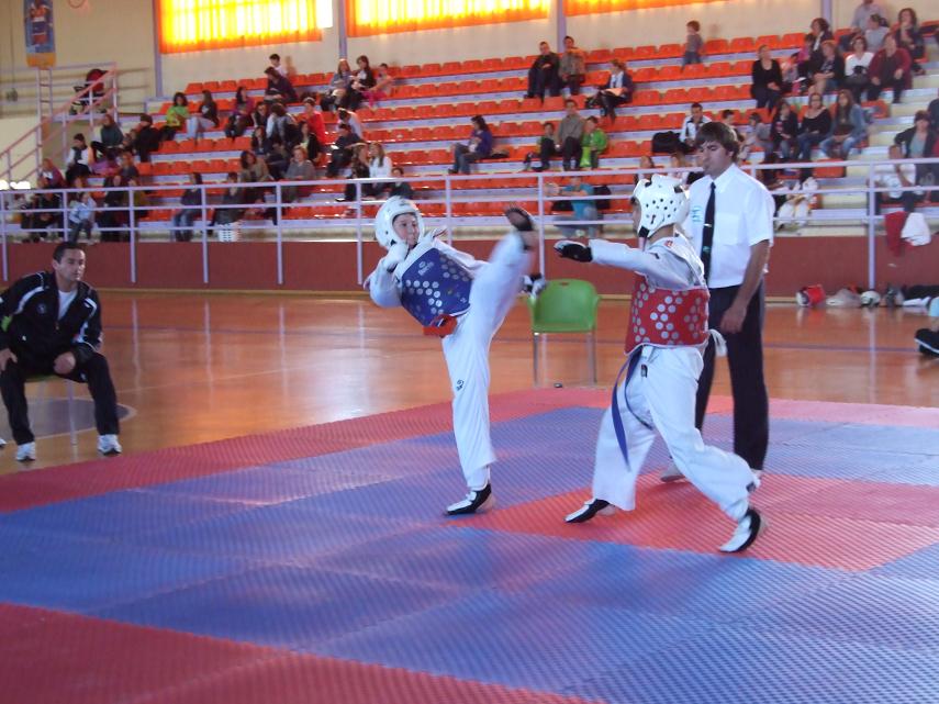 Uno de los combates celebrados en el Pabellón José Manuel Ruiz