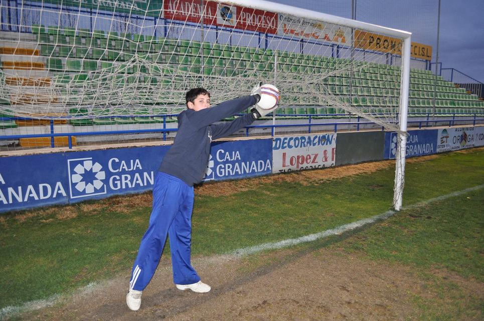 Samu Casado en el Estadio Municipal de Guadix